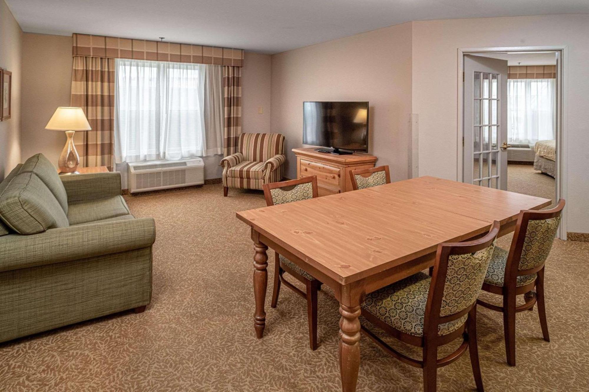 Country Inn & Suites By Radisson, Beckley, Wv Exterior photo